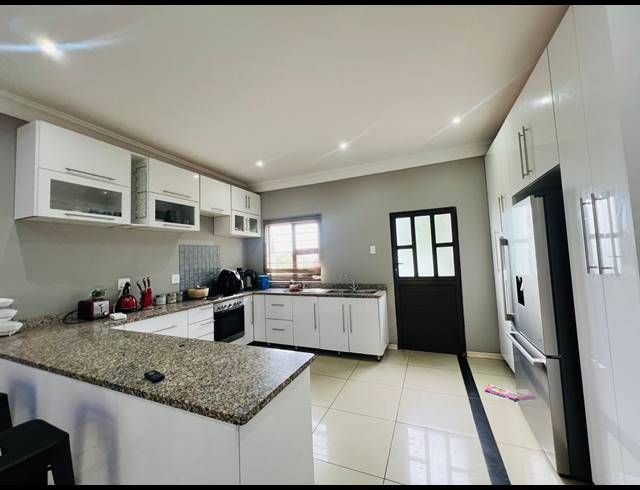 3 BEDROOM HOUSE FOR SALE IN CASTLEHILL